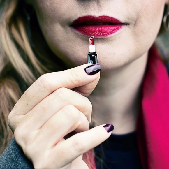 "f*k it, gimme my lipstick" - Picture 5 of 5